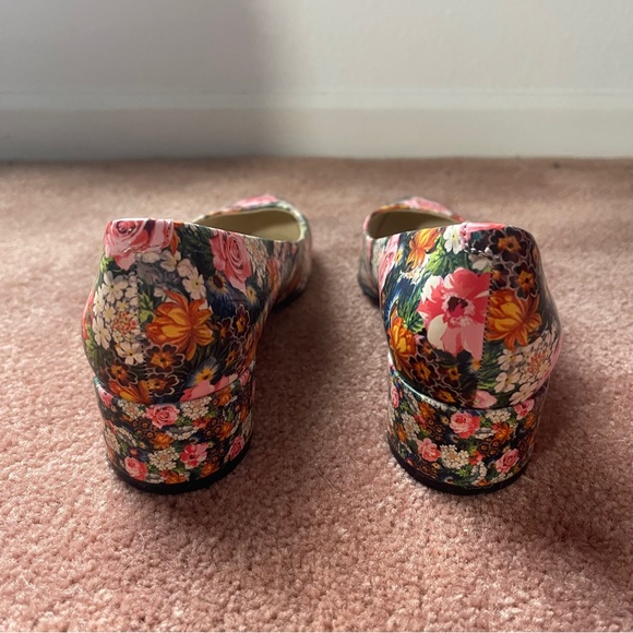 Nine West Floral Patent Leather Block Heel - Picture 5 of 6